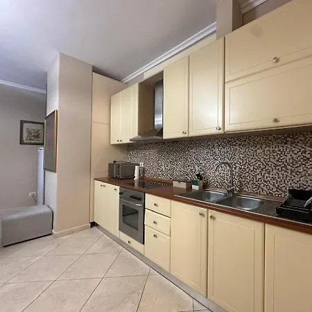 New Bazaar Area, Modern 1br, Private Parking, Ines Apartman *