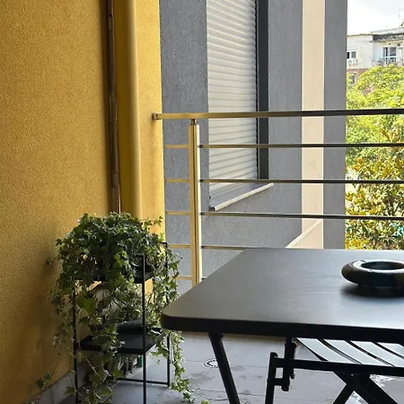 New Bazaar Area, Modern 1br, Private Parking, Ines