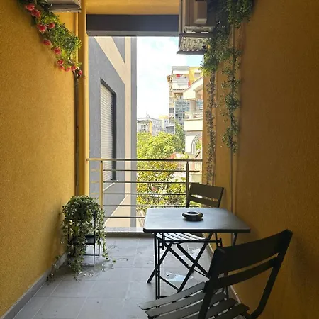 Apartment New Bazaar Area, Modern 1br, Private Parking, Ines *