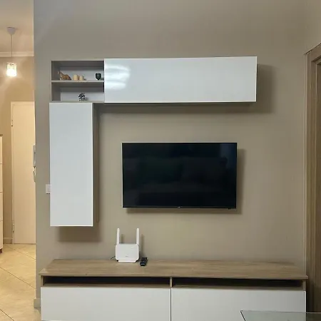 New Bazaar Area, Modern 1br, Private Parking, Ines